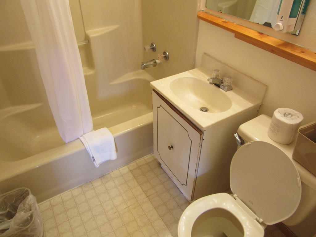 Travelers Lodge West Yellowstone Rom bilde